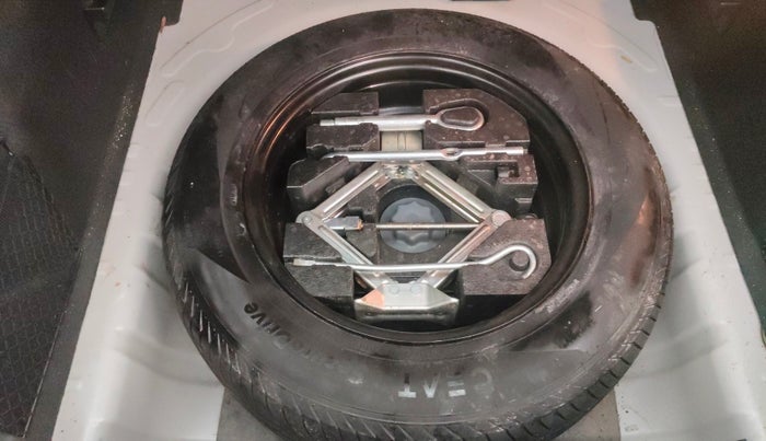 2023 MG ASTOR SUPER 1.5 MT, Petrol, Manual, 16,248 km, Spare Tyre