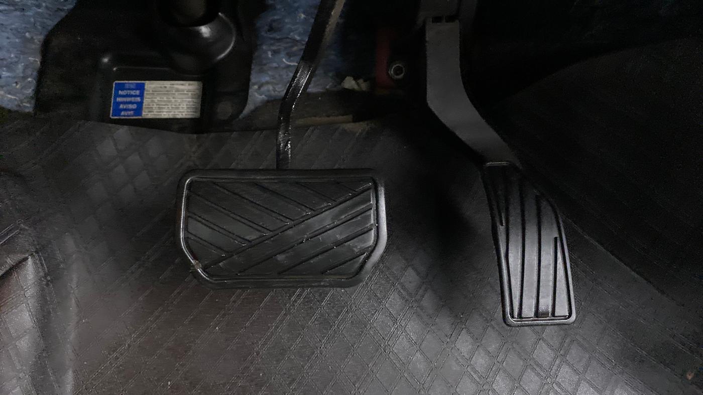 2019 Maruti Vitara Brezza ZDI AMT, Diesel, Automatic, 69,964 km, Pedals