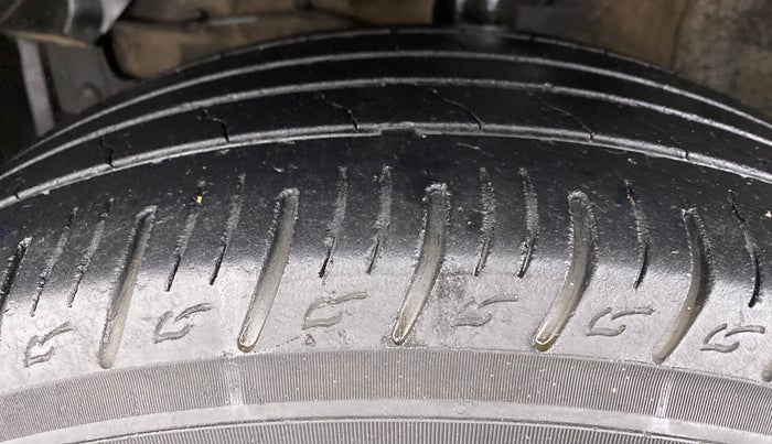 2019 Maruti Vitara Brezza ZDI AMT, Diesel, Automatic, 69,964 km, Left Front Tyre Tread