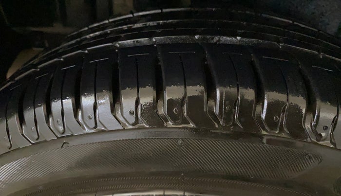 2024 Maruti Ertiga ZXI+ AT SHVS, Petrol, Automatic, 2,358 km, Right Rear Tyre Tread