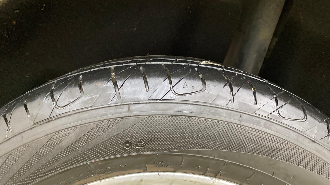 2019 Ford Ecosport TITANIUM 1.5L DIESEL, Diesel, Manual, 1,09,199 km, Left Rear Tyre Tread