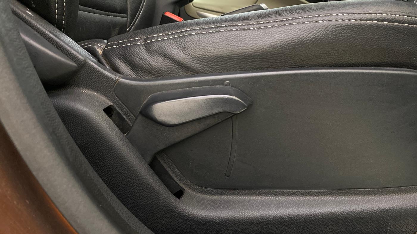 2019 Ford Ecosport TITANIUM 1.5L DIESEL, Diesel, Manual, 1,09,199 km, Driver Side Adjustment Panel