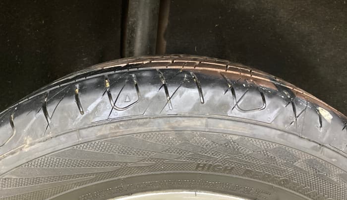 2019 Ford Ecosport TITANIUM 1.5L DIESEL, Diesel, Manual, 1,09,189 km, Right Rear Tyre Tread