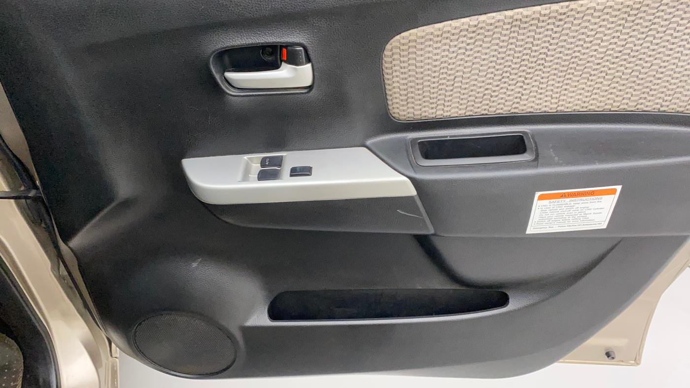 2015 Maruti Wagon R 1.0 LXI CNG, CNG, Manual, 27,670 km, Driver Side Door Panels Control