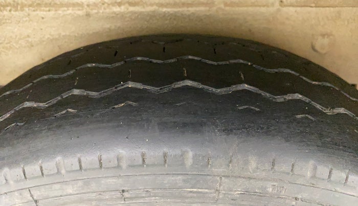 2016 Maruti OMNI E 8 STR, Petrol, Manual, 31,160 km, Right Rear Tyre Tread