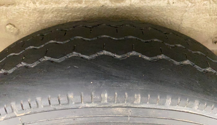 2016 Maruti OMNI E 8 STR, Petrol, Manual, 31,160 km, Left Rear Tyre Tread