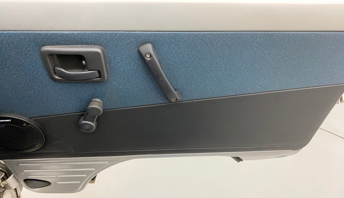 2016 Maruti OMNI E 8 STR, Petrol, Manual, 31,160 km, Driver Side Door Panels Control