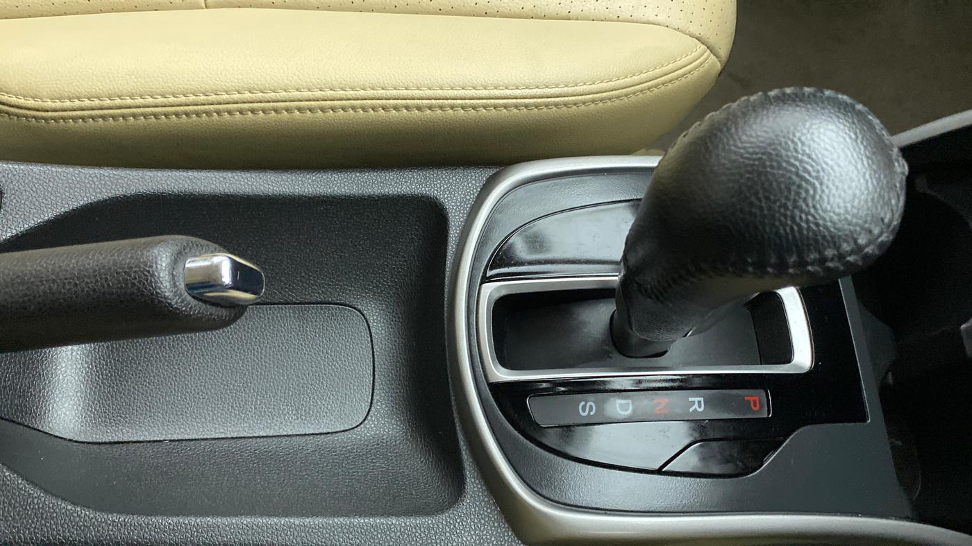 2018 Honda City ZX CVT ANNIVERSARY EDITION, Petrol, Automatic, 36,243 km, Gear Lever