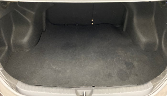 2018 Toyota YARIS J MT, Petrol, Manual, 24,724 km, Boot Inside