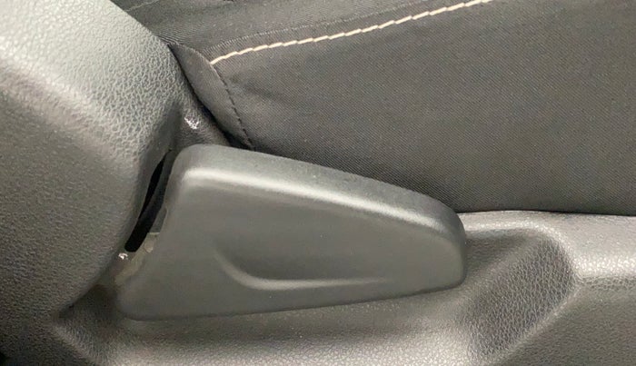 2021 Renault Kwid RXL 1.0, Petrol, Manual, 15,512 km, Driver Side Adjustment Panel