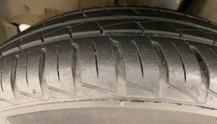 2021 Renault Kwid RXL 1.0, Petrol, Manual, 15,512 km, Left Front Tyre Tread