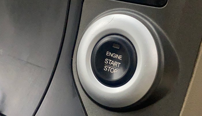 2015 Mahindra XUV500 W10, Diesel, Manual, 77,461 km, Keyless Start/ Stop Button