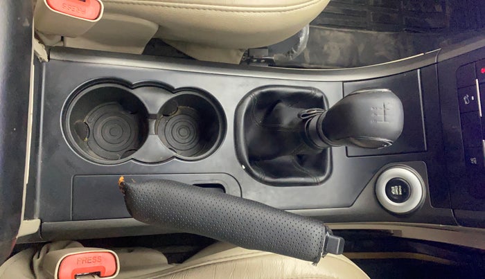 2015 Mahindra XUV500 W10, Diesel, Manual, 77,461 km, Gear Lever