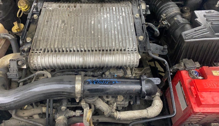 2015 Mahindra XUV500 W10, Diesel, Manual, 77,461 km, Engine View