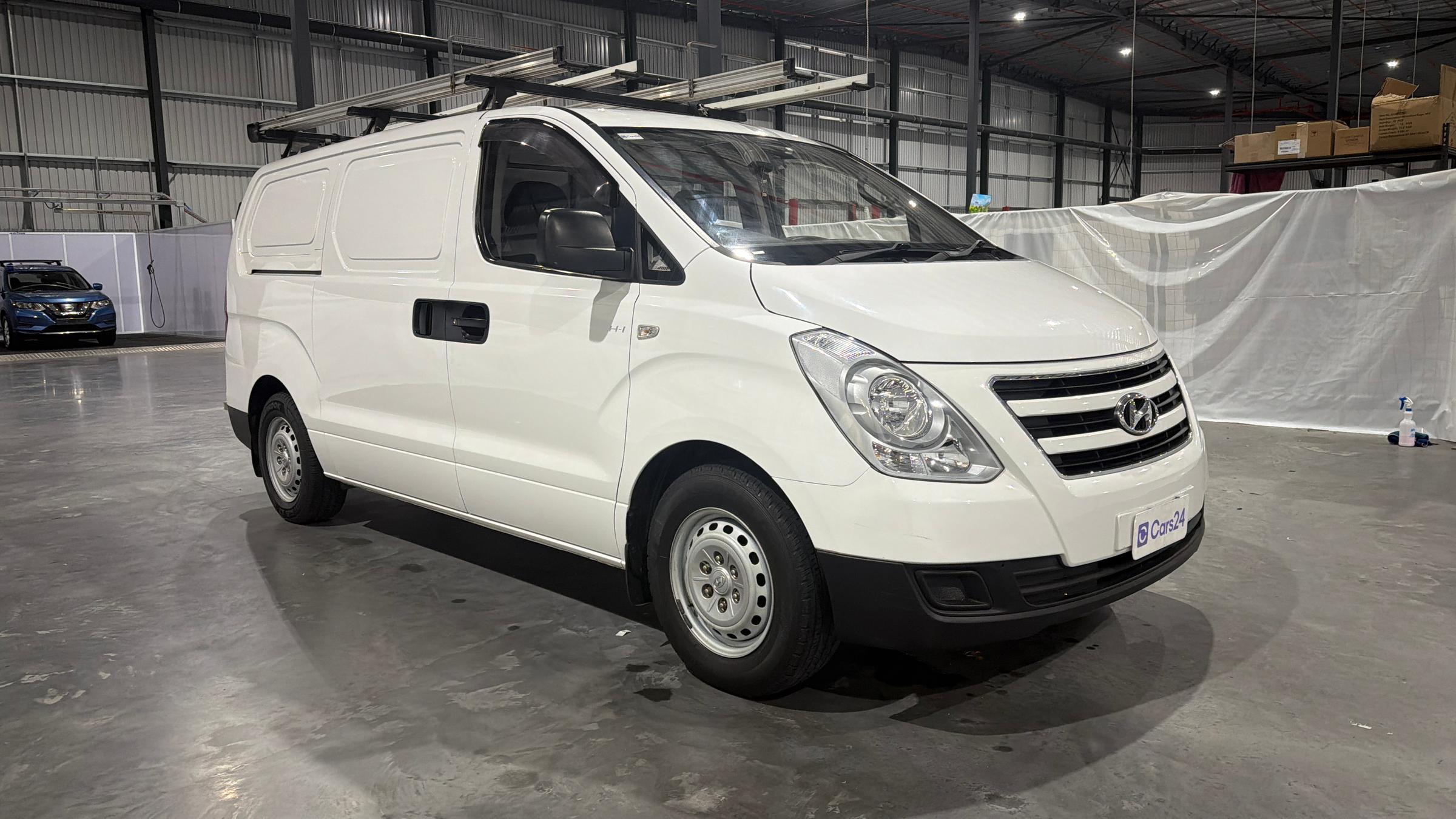 Hyundai Iload image