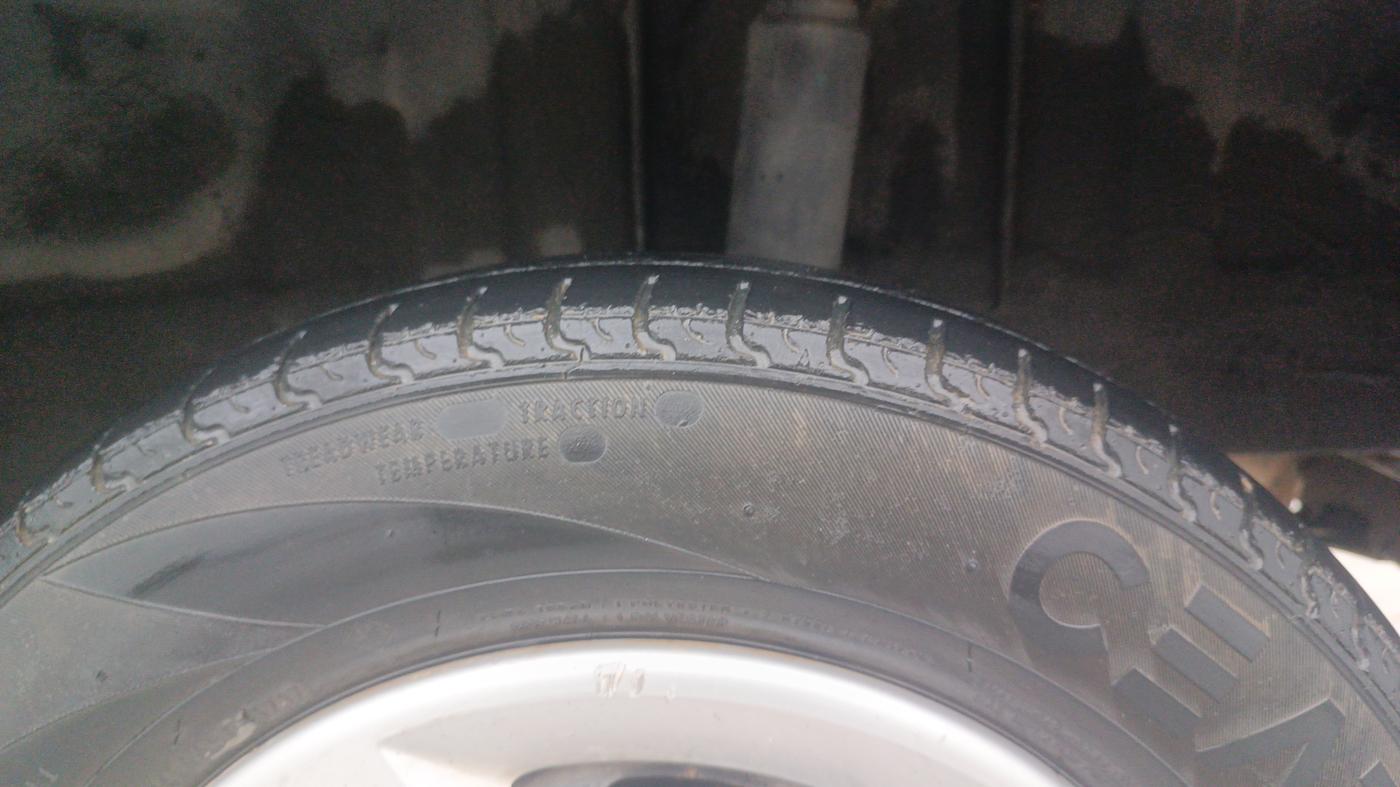 2017 Renault Kwid RXL 1.0, Petrol, Manual, 64,161 km, Left Rear Tyre Tread