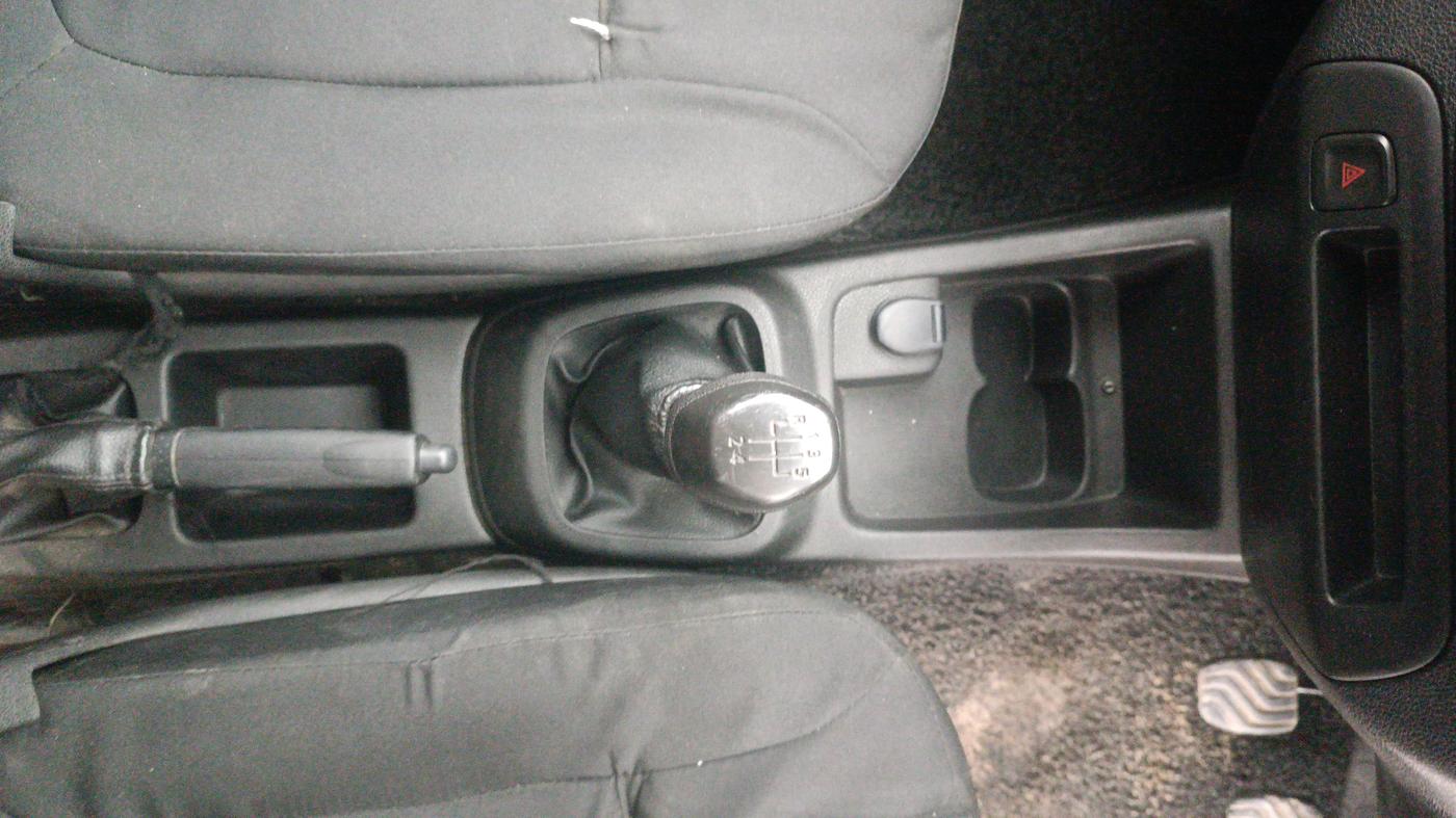 2017 Renault Kwid RXL 1.0, Petrol, Manual, 64,161 km, Gear Lever