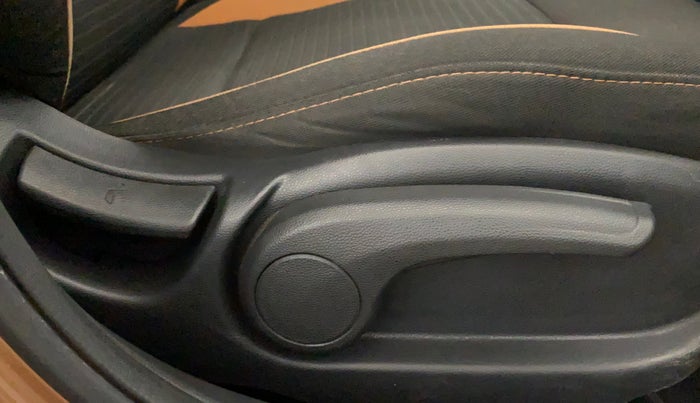 2016 Hyundai i20 Active 1.2 S, Petrol, Manual, 70,097 km, Driver Side Adjustment Panel