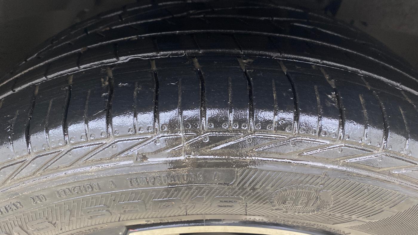 2023 Tata NEXON XZA PLUS PETROL, Petrol, Automatic, 36,172 km, Right Front Tyre Tread