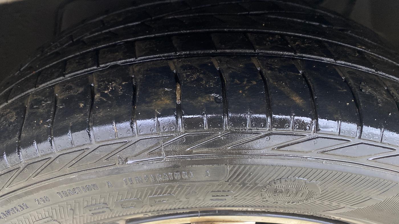 2023 Tata NEXON XZA PLUS PETROL, Petrol, Automatic, 36,172 km, Left Front Tyre Tread