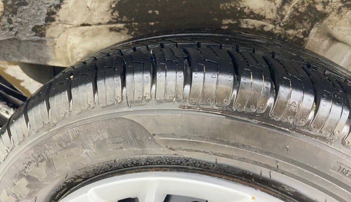 2015 Maruti Wagon R 1.0 VXI, Petrol, Manual, 36,983 km, Left Rear Tyre Tread