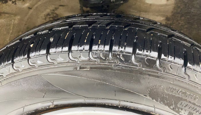 2015 Maruti Wagon R 1.0 VXI, Petrol, Manual, 36,983 km, Right Front Tyre Tread