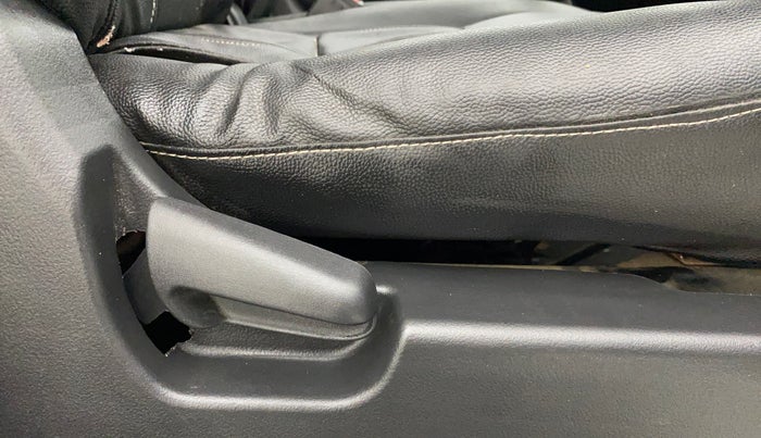 2015 Maruti Wagon R 1.0 VXI, Petrol, Manual, 36,983 km, Driver Side Adjustment Panel