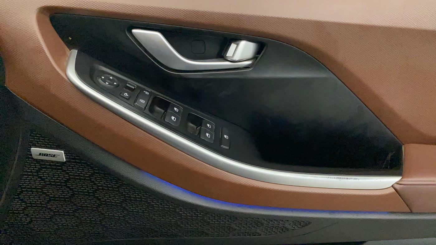 2021 Hyundai ALCAZAR 2.0 SIGNATURE (O) AT 6STR, Petrol, Automatic, 57,276 km, Driver Side Door Panels Control