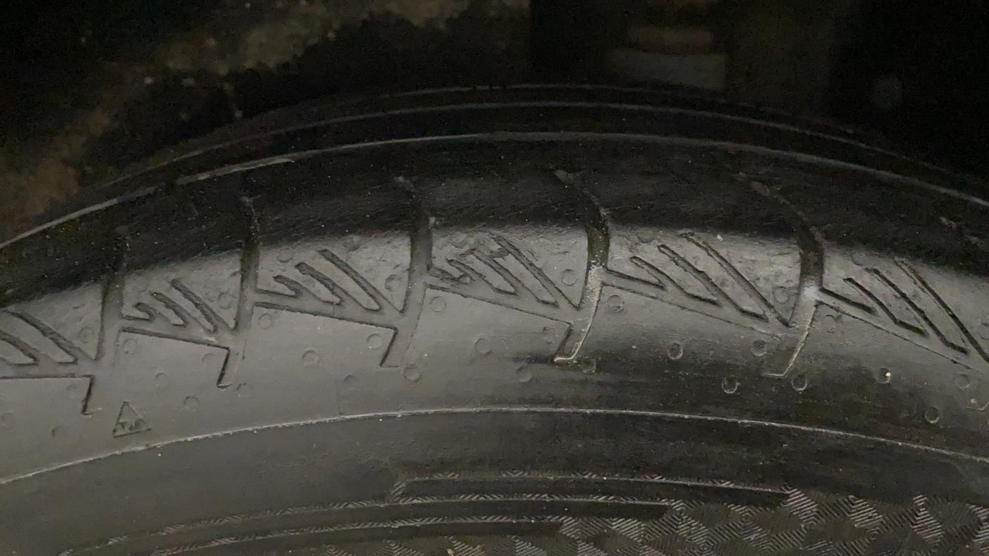 2021 Hyundai ALCAZAR 2.0 SIGNATURE (O) AT 6STR, Petrol, Automatic, 57,276 km, Left Rear Tyre Tread