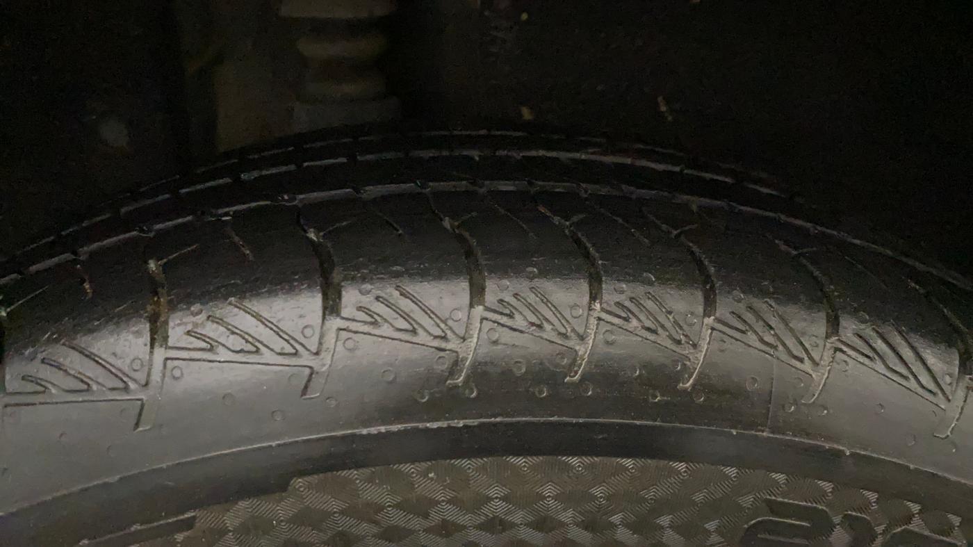 2021 Hyundai ALCAZAR 2.0 SIGNATURE (O) AT 6STR, Petrol, Automatic, 57,276 km, Right Rear Tyre Tread