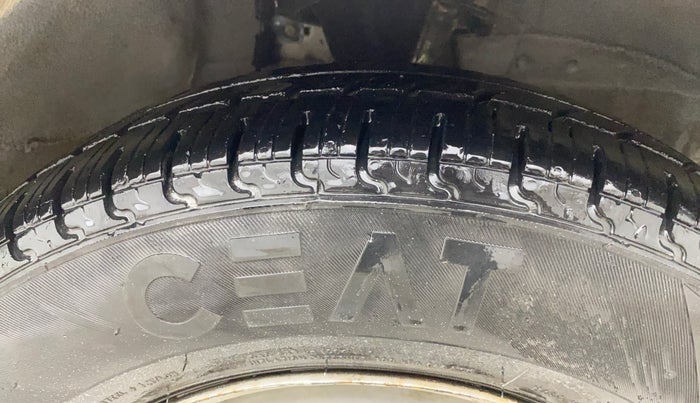 2015 Hyundai i10 MAGNA 1.1, Petrol, Manual, 60,809 km, Right Front Tyre Tread