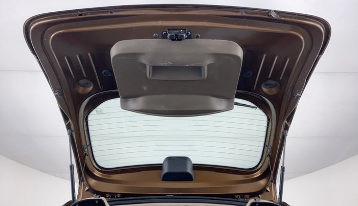 2017 Renault Duster RXL PETROL 104, CNG, Manual, 79,645 km, Boot Door Open