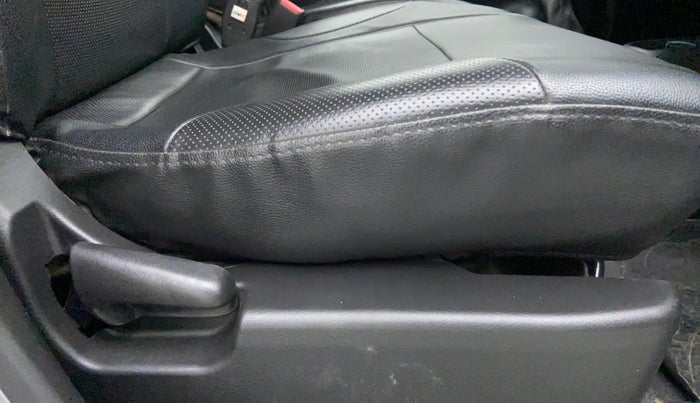 2018 Maruti Wagon R 1.0 LXI CNG, CNG, Manual, 69,967 km, Driver Side Adjustment Panel