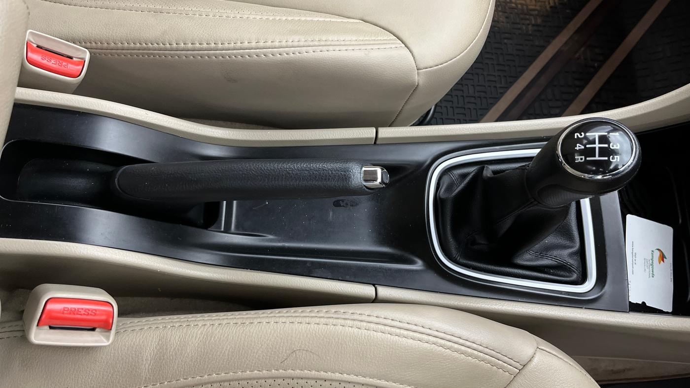 2020 Maruti Ciaz ALPHA 1.5 SHVS PETROL, Petrol, Manual, 34,489 km, Gear Lever
