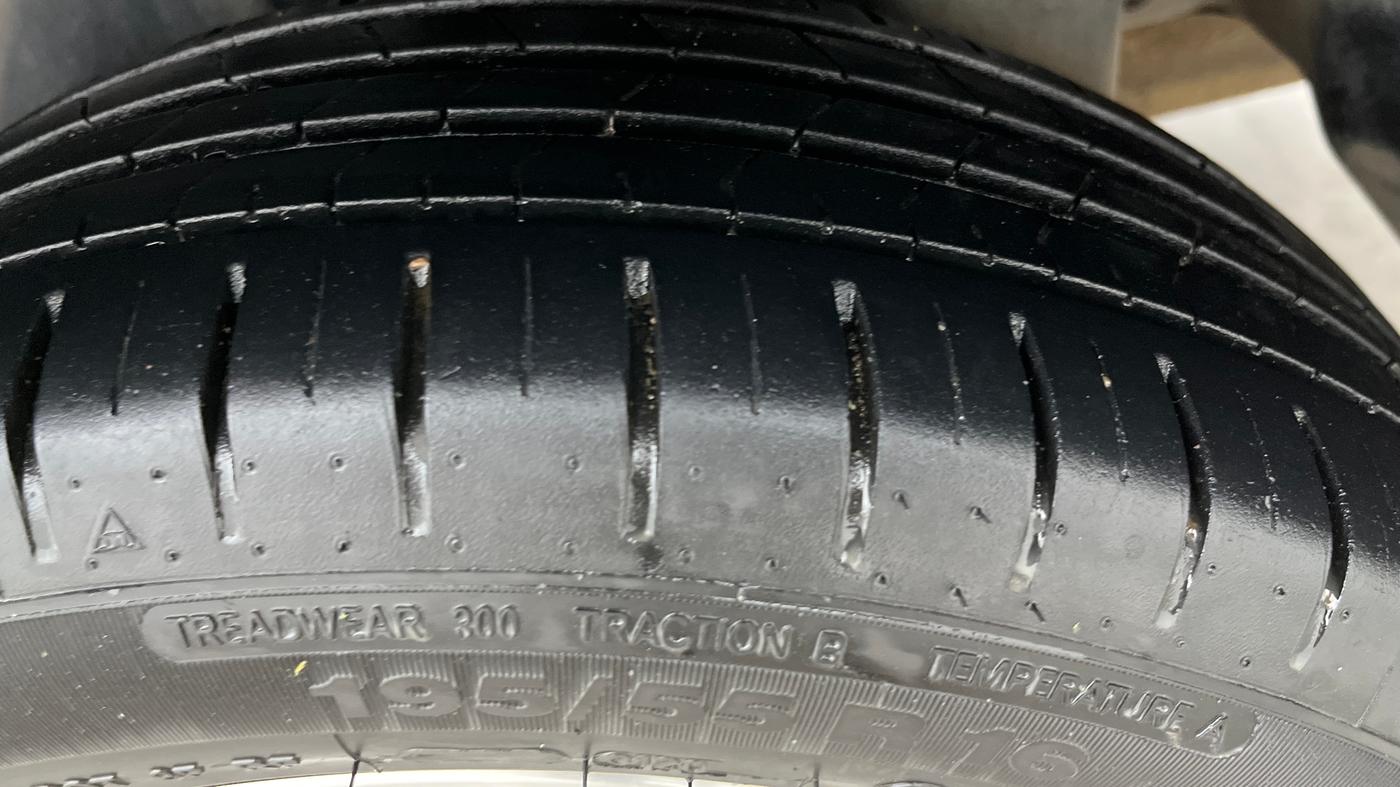 2020 Maruti Ciaz ALPHA 1.5 SHVS PETROL, Petrol, Manual, 34,489 km, Left Rear Tyre Tread