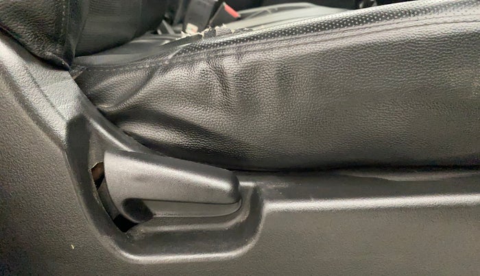 2017 Maruti Wagon R 1.0 LXI CNG, CNG, Manual, 11,267 km, Driver Side Adjustment Panel