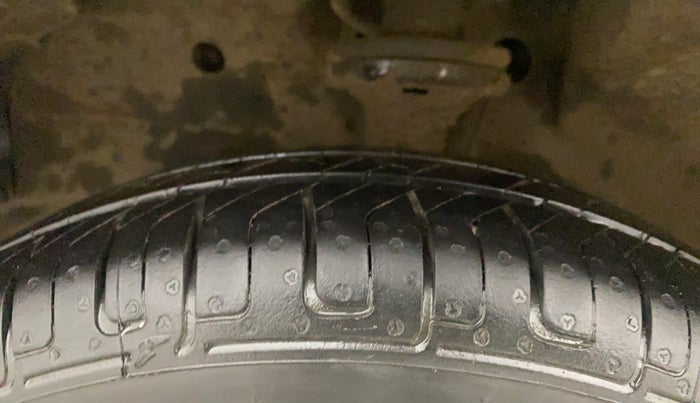 2017 Maruti Wagon R 1.0 LXI CNG, CNG, Manual, 11,267 km, Left Front Tyre Tread