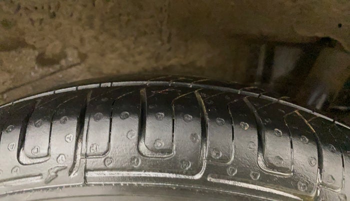 2017 Maruti Wagon R 1.0 LXI CNG, CNG, Manual, 11,267 km, Left Rear Tyre Tread