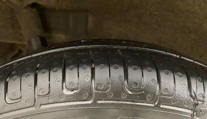 2017 Maruti Wagon R 1.0 LXI CNG, CNG, Manual, 11,267 km, Right Rear Tyre Tread