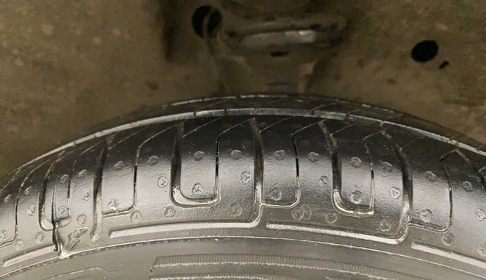 2017 Maruti Wagon R 1.0 LXI CNG, CNG, Manual, 11,267 km, Right Front Tyre Tread
