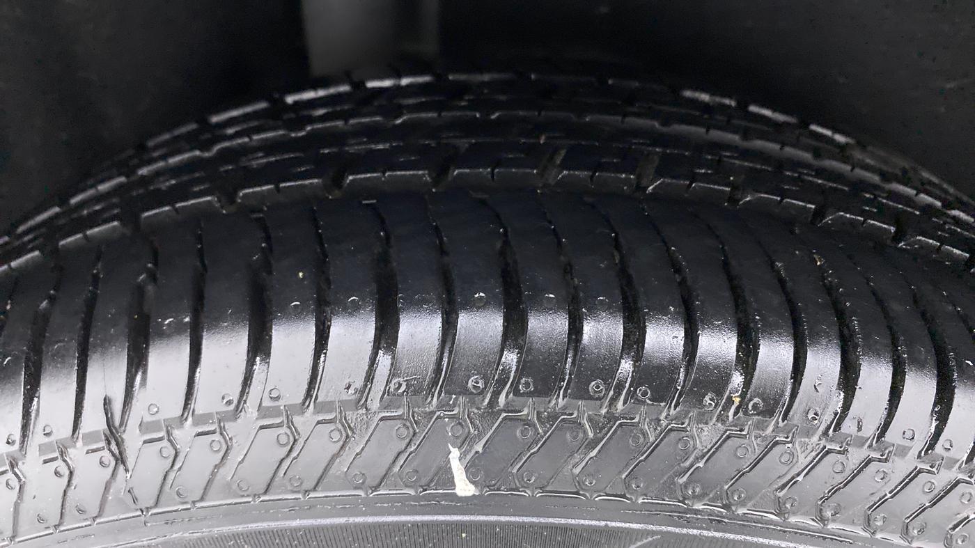 2016 Ford Ecosport 1.5 TITANIUM TI VCT AT, Petrol, Automatic, 65,723 km, Right Rear Tyre Tread