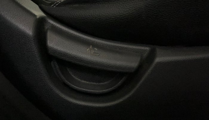 2015 Hyundai Grand i10 MAGNA 1.2 KAPPA VTVT, Petrol, Manual, 40,998 km, Driver Side Adjustment Panel