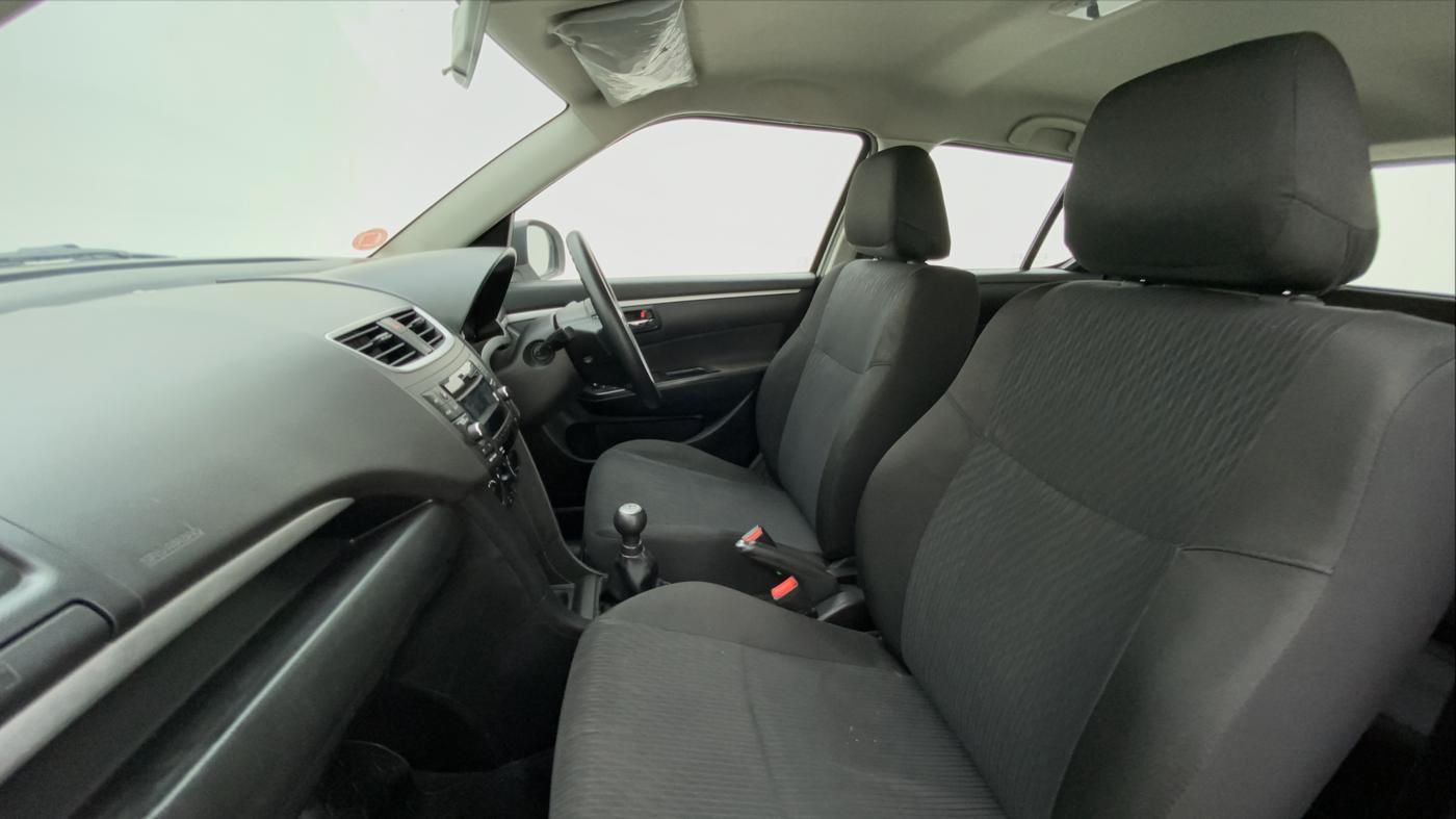 2017 Maruti Swift VXI OPT, Petrol, Manual, 32,953 km, Right Side Front Door Cabin