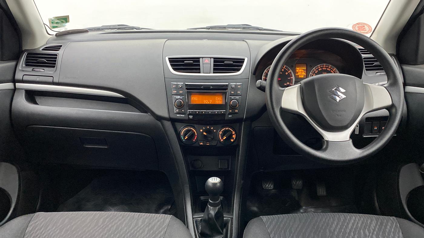 2017 Maruti Swift VXI OPT, Petrol, Manual, 32,953 km, Dashboard