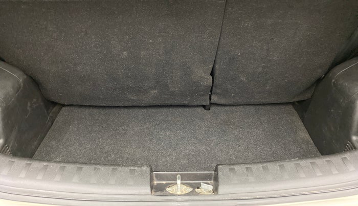 2017 Maruti Swift VXI OPT, Petrol, Manual, 32,953 km, Boot Inside