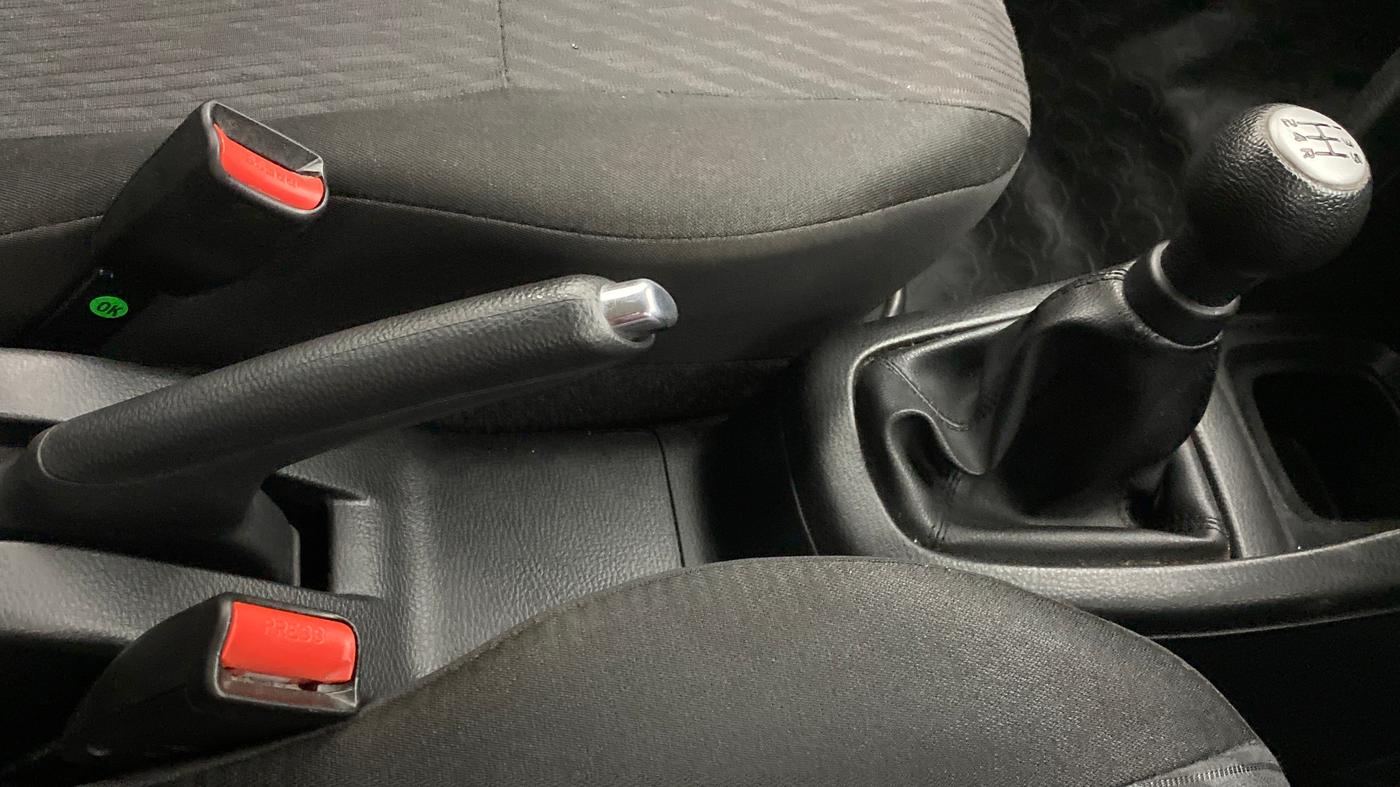 2017 Maruti Swift VXI OPT, Petrol, Manual, 32,953 km, Gear Lever