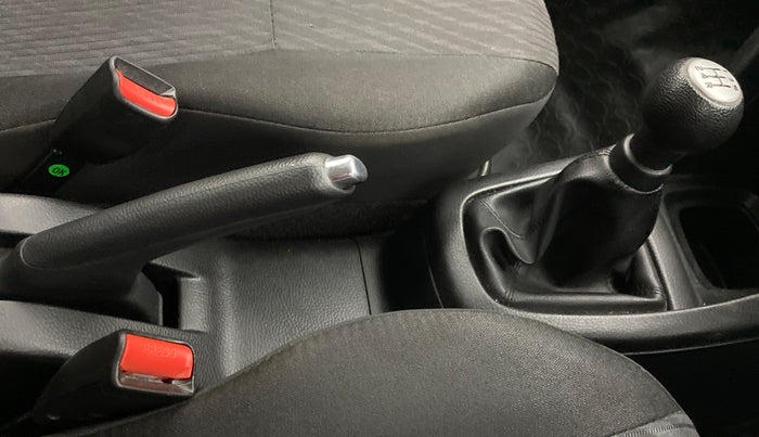 2017 Maruti Swift VXI OPT, Petrol, Manual, 32,953 km, Gear Lever