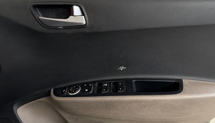 2019 Hyundai Grand i10 SPORTZ AT 1.2 KAPPA VTVT, Petrol, Automatic, 82,705 km, Driver Side Door Panels Control
