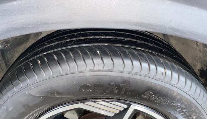 2025 Tata NEXON CREATIVE + SUNROOF 1.2 PETROL, Petrol, Manual, 8,414 km, Right Front Tyre Tread