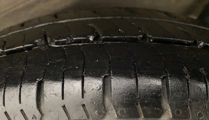 2014 Maruti Wagon R 1.0 LXI CNG, CNG, Manual, 1,05,185 km, Left Rear Tyre Tread